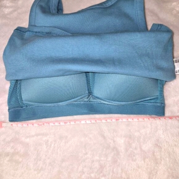 2/$20 Uniqlo RIBBED CROPPED BRA SLEEVELESS TOP size S - Picture 4 of 8